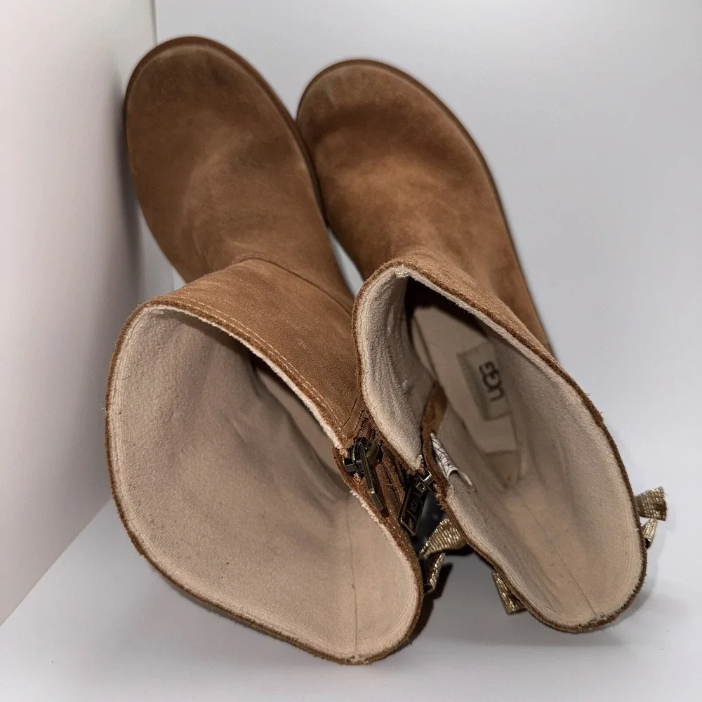 UGG Bailey Bow Boots Kids‎ 5 Tall Chestnut Suede Tillee Star Ribbon Warm Sherpa